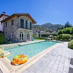 Uno Pool Side בית נופש *