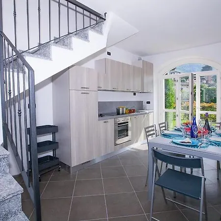 Uno Pool Side Σπίτι διακοπών Μπελάτζιο