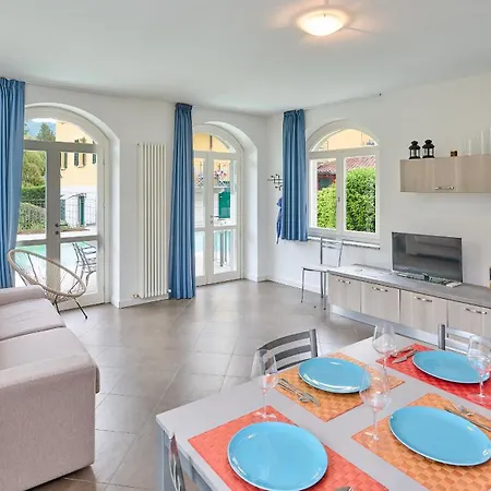 Uno Pool Side Holiday home *