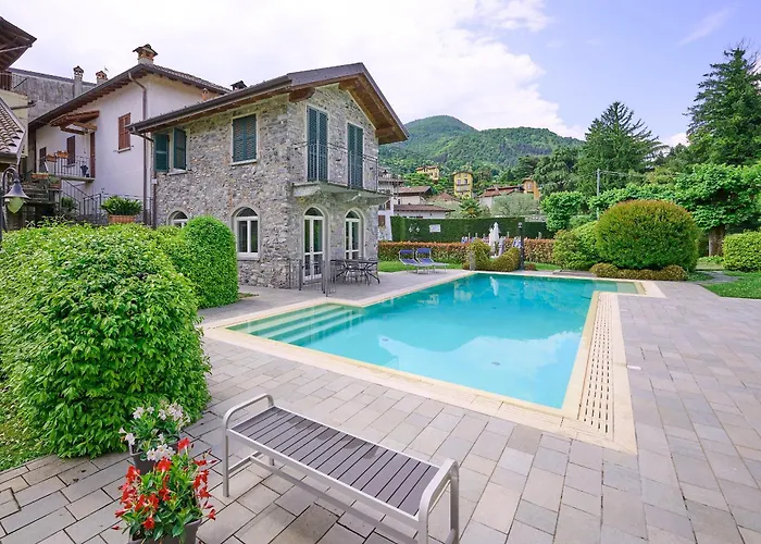 Uno Pool Side Tatil Evi Bellagio